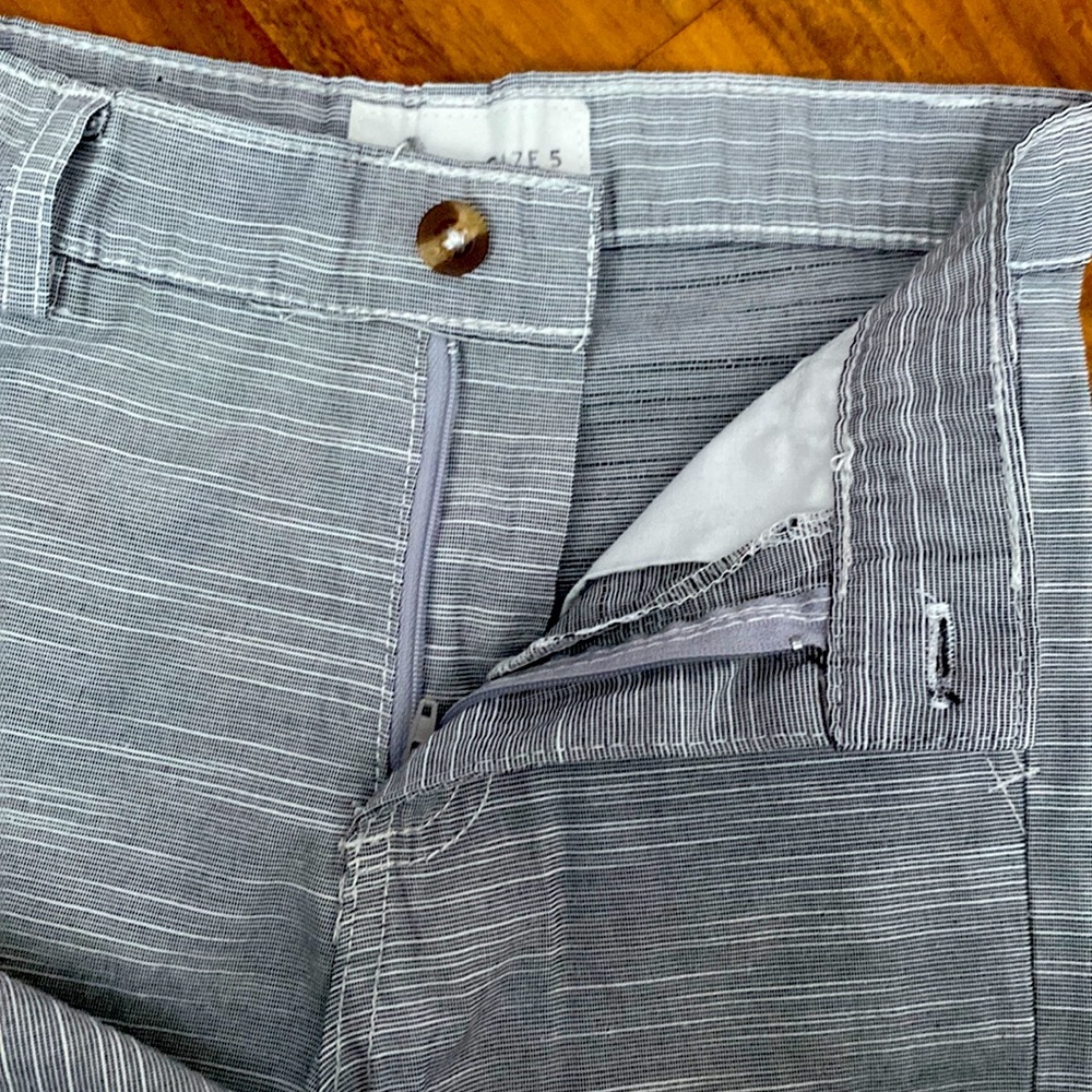 Boys Shorts Size 5 - Picture 3 of 3